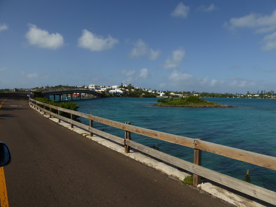 Hamilton bermuda smallest&nbsp;working&nbsp;drawbridge&nbsp;in the world