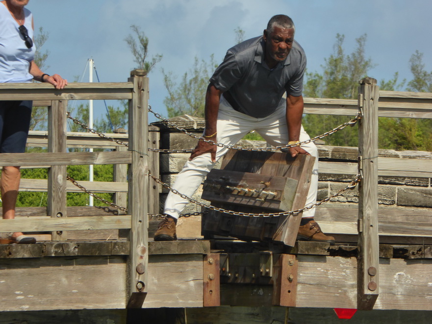 Hamilton Bermuda Bermudas Bridge &nbsp;bermuda smallest bridge Schnalste Hängebrücke der Welt