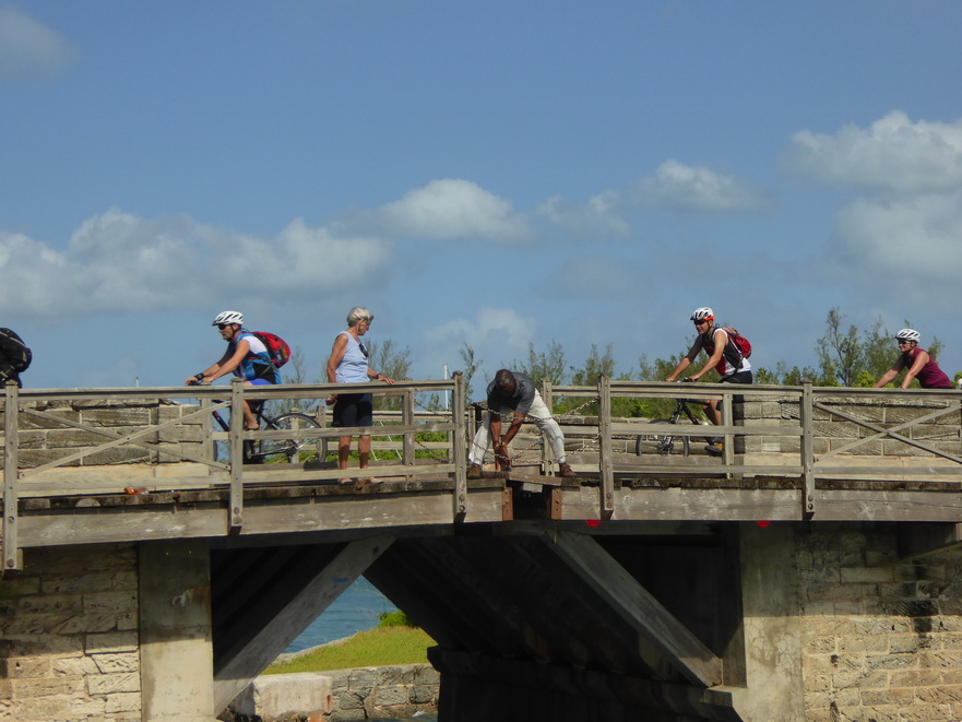 Hamilton Bermuda Bermudas Bridge &nbsp;bermuda smallest bridge Schnalste Hängebrücke der Welt