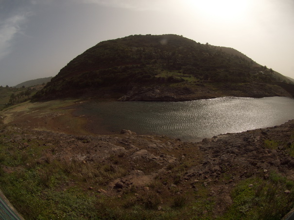 Gomera Inselwandern in den Lorbeerwaeldern Baumheidewälder Oberhalb von Valle Gran Rey Arure Staudamm Embalse