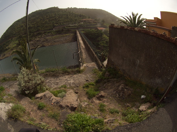 Oberhalb von Valle Gran Rey Arure Staudamm Embalse