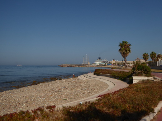 Rom Civitaveccia Hafen Küste Strand Rom Civitaveccia Hafen Küste Strand Hafenmole 2 Fähren  6 Schiffe + Starclipper 