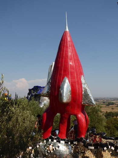 Giardino de Tarochi  Tarot Garten niki de saint Phalle nanas Capalbio 